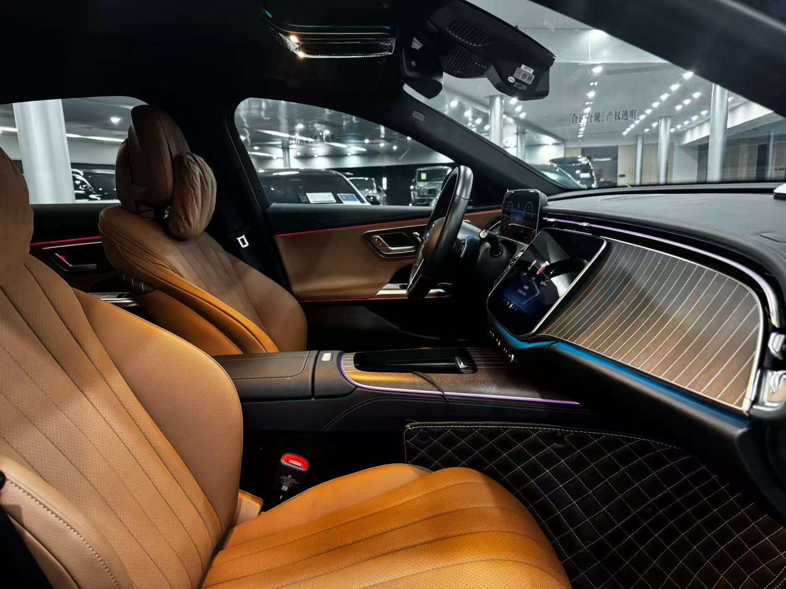 Mercedes-Benz E-Class: фотография 19 из 22