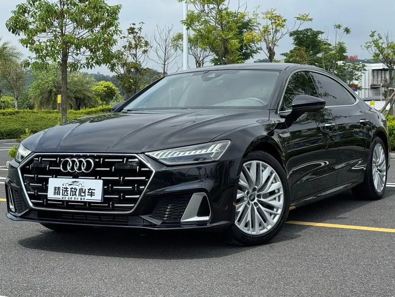 Audi A7L — фото 1