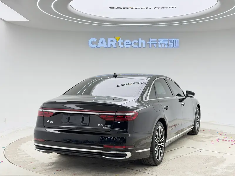 Audi A8 — фото 7