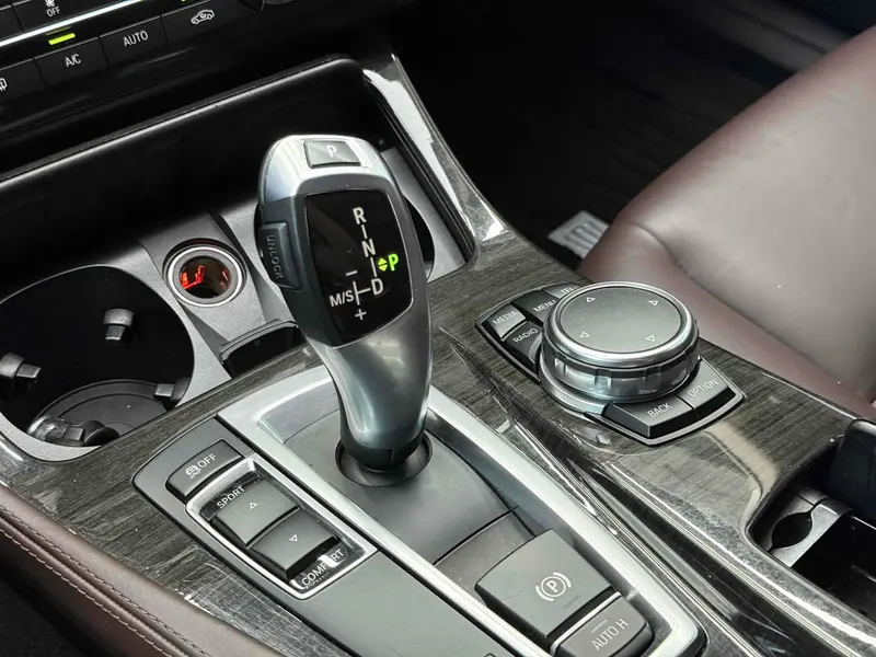 BMW 5 Series — фото 11