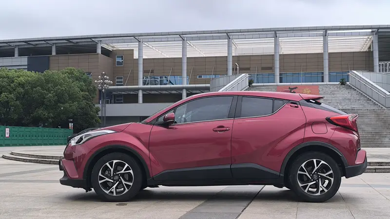 Toyota C-HR — фото 4