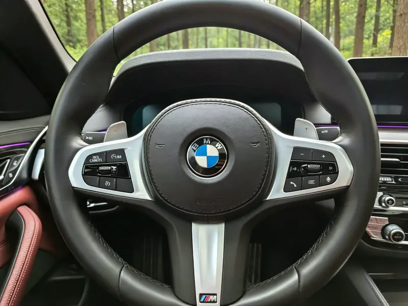 BMW 5 Series — фото 11