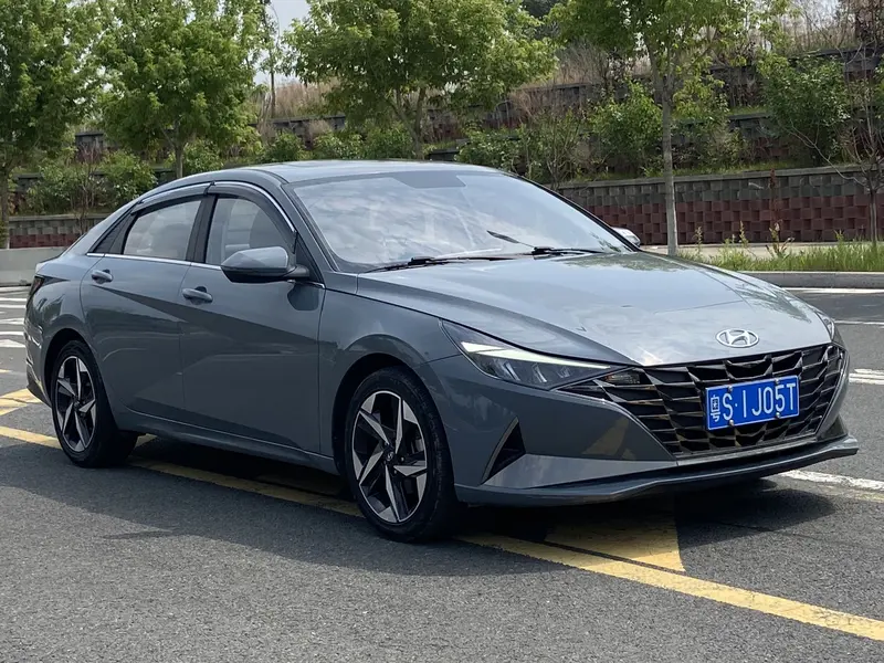Hyundai Elantra — фото 3