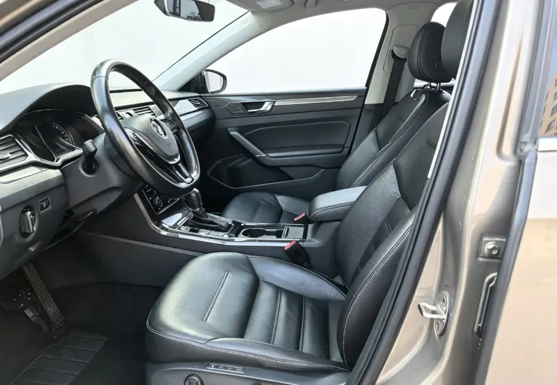 Volkswagen Passat — фото 12