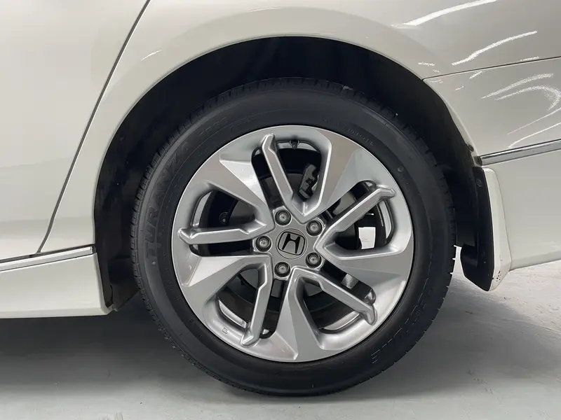 Honda Accord — фото 11
