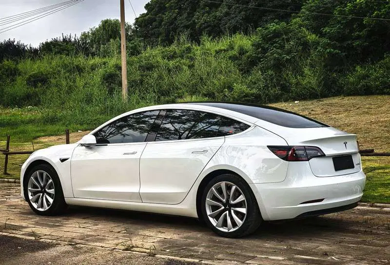 Tesla Model 3 RWD — фото 5