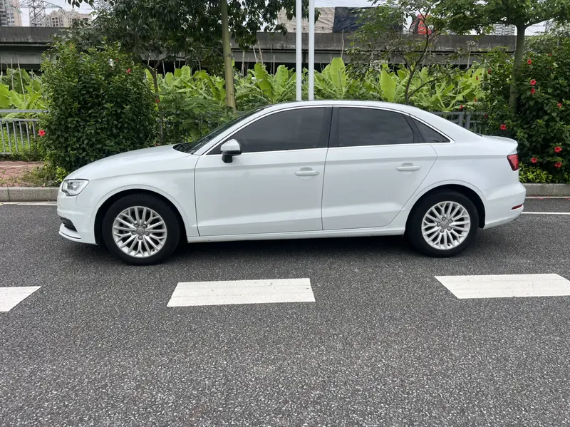 Audi A3 Limousine 35 TFSI базовая — фото 3