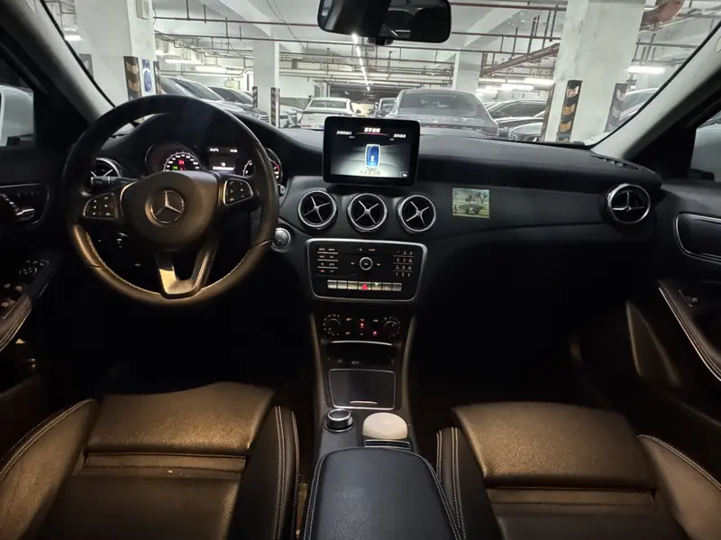 Mercedes-Benz GLA 200 стиль — фото 7