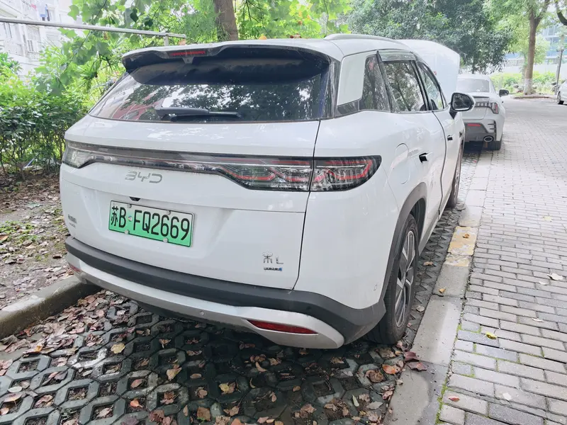 BYD Song L DM-i 160KM — фото 4
