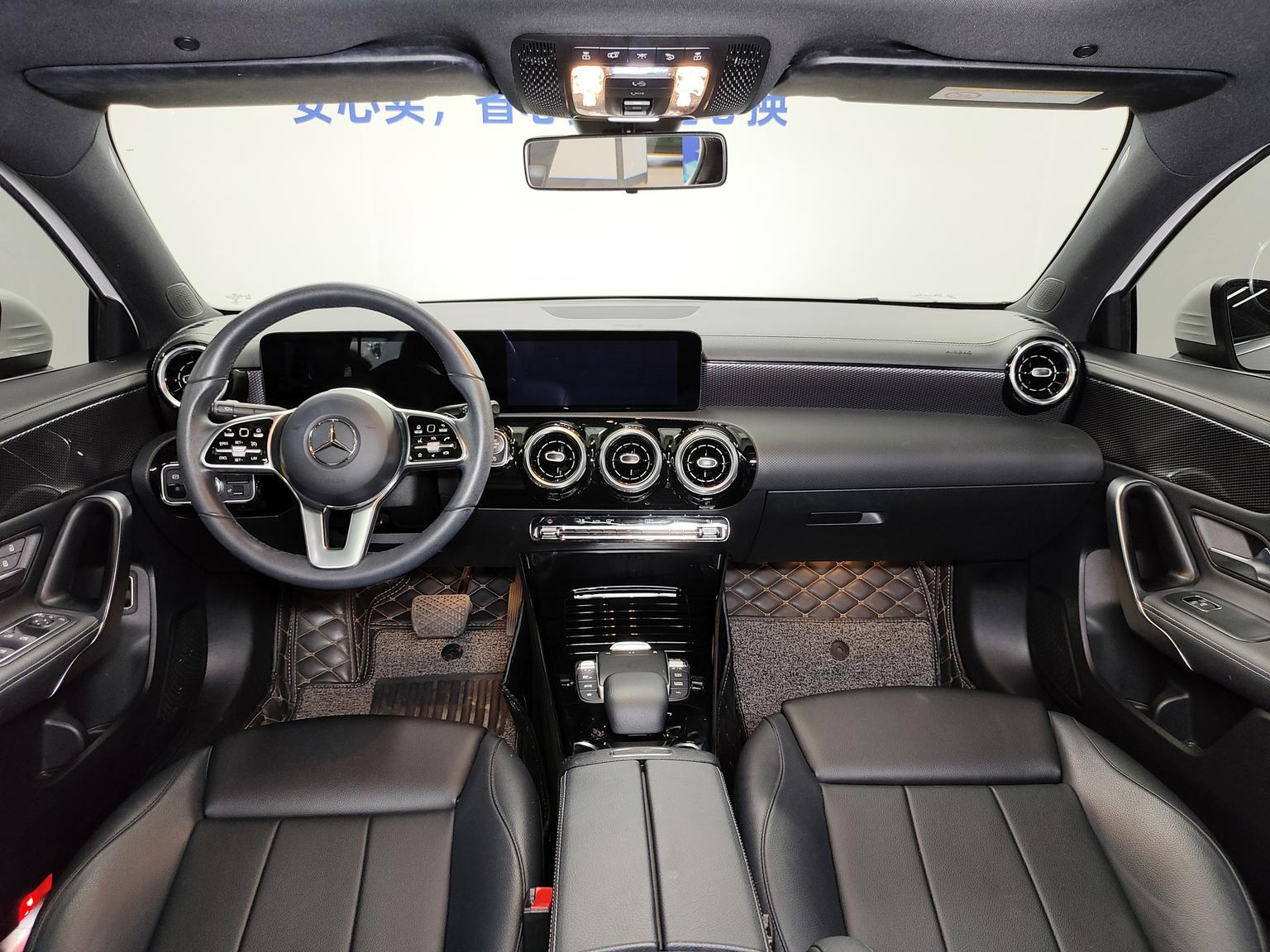 Mercedes-Benz A-Class: фотография 19 из 24