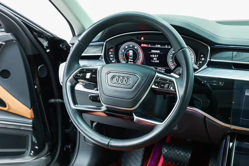 Audi A8 — фото 11