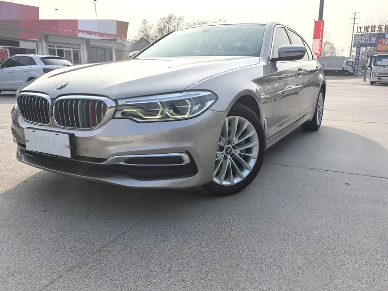BMW 5 Series — фото 1