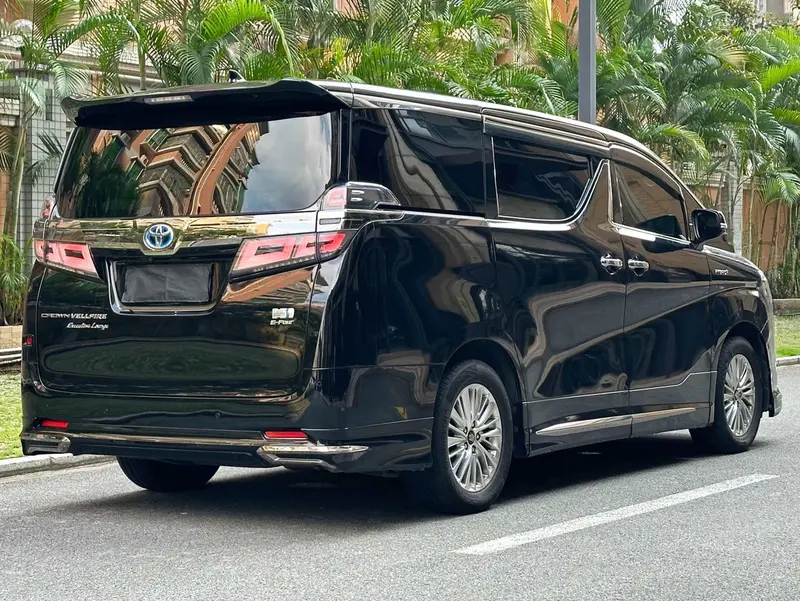 Toyota Vellfire — фото 6