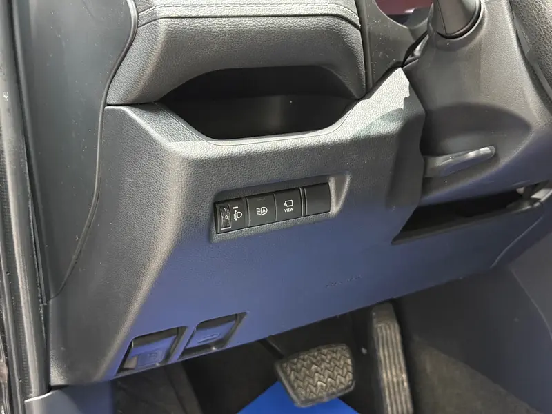 Toyota RAV4 — фото 15