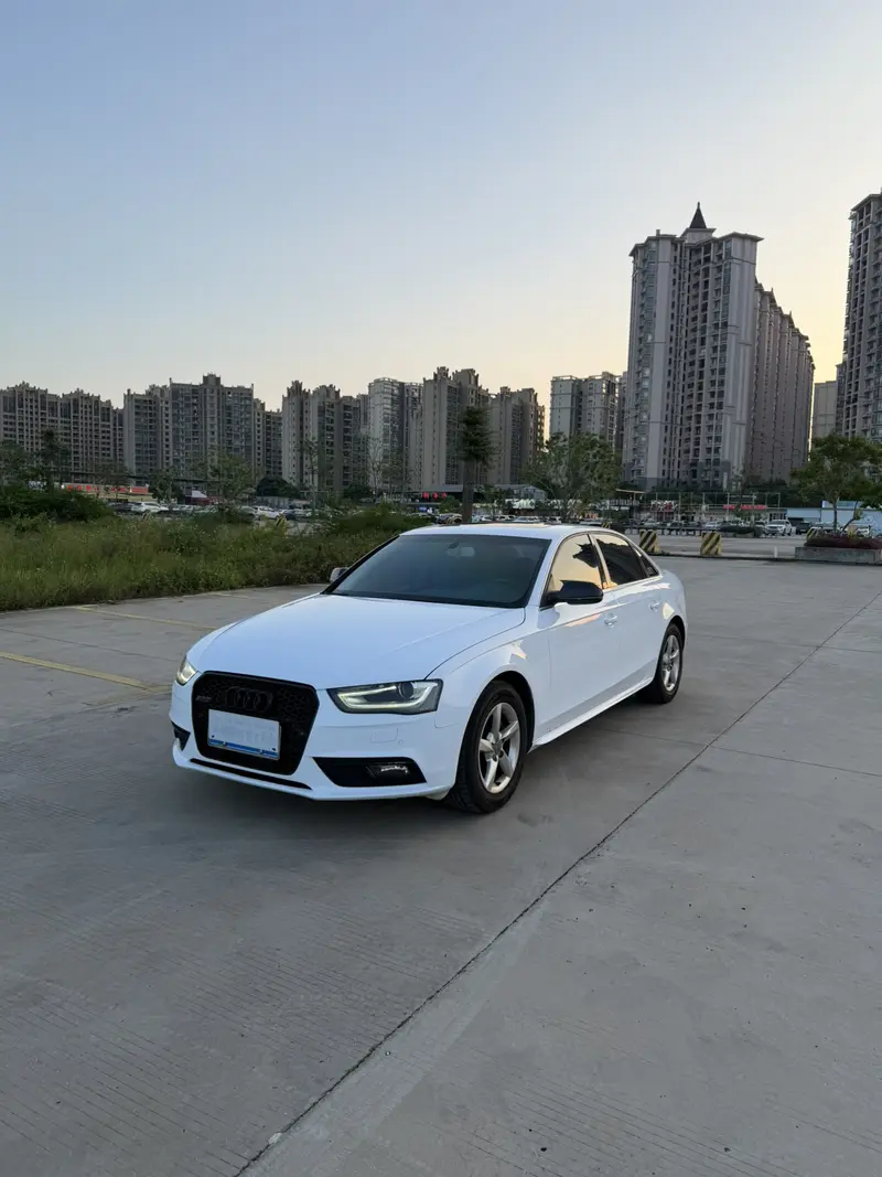 Audi A 4 L 35 TFSI AT