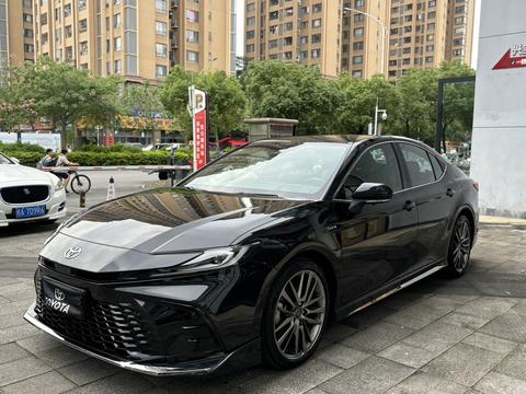 Camry 2024 с двойным двигателем 2.0HXS Sports PLUS Edition