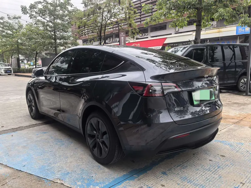 Tesla Model Y — фото 5