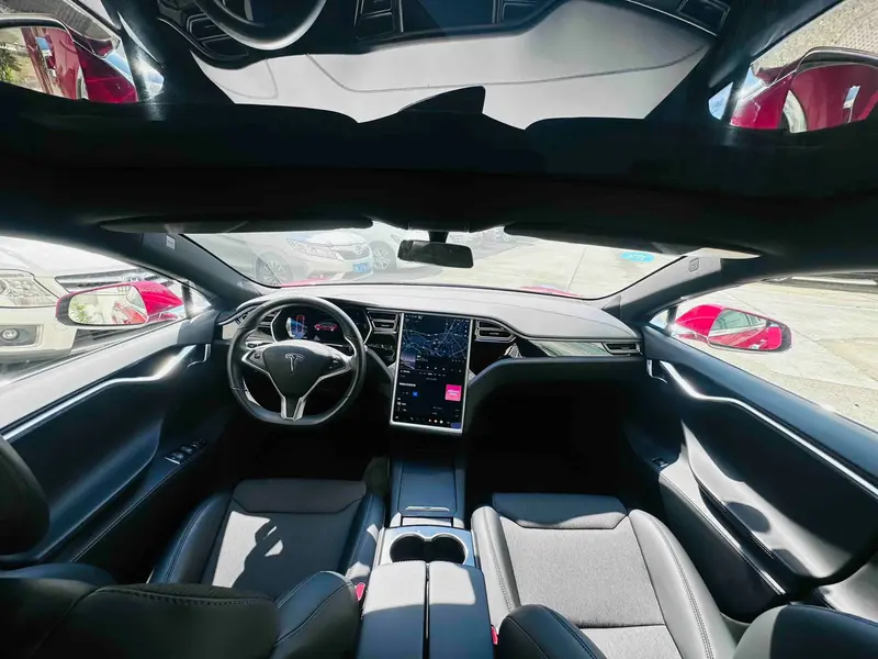 Tesla Model S — фото 5