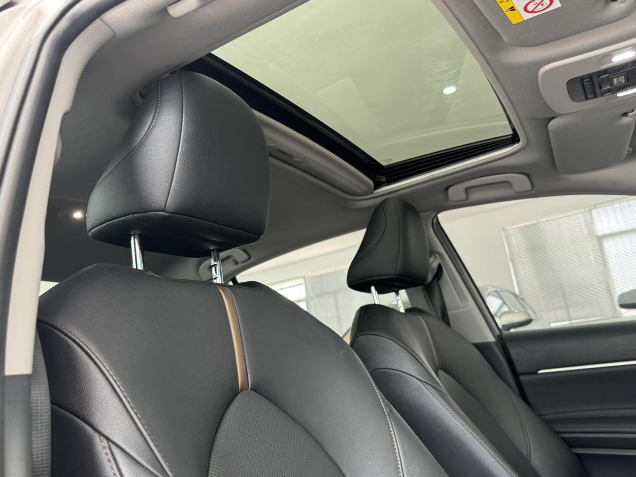 Toyota Camry: фотография 21 из 27
