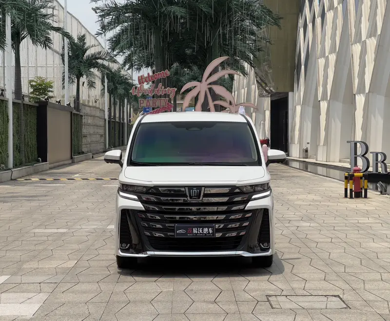 Toyota Vellfire — фото 2