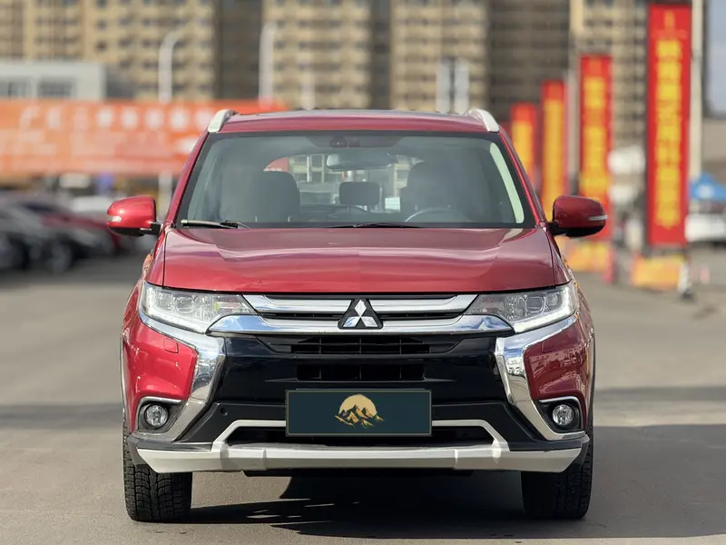 Mitsubishi Outlander — фото 2