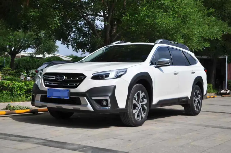 Subaru Outback — фото 1