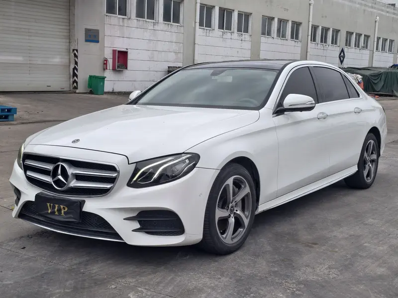 Mercedes-Benz E-Class — фото 1