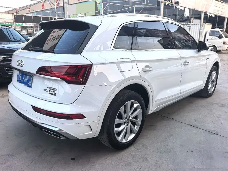 Audi Q5L Sportback — фото 5