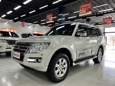 Mitsubishi Pajero (Import)