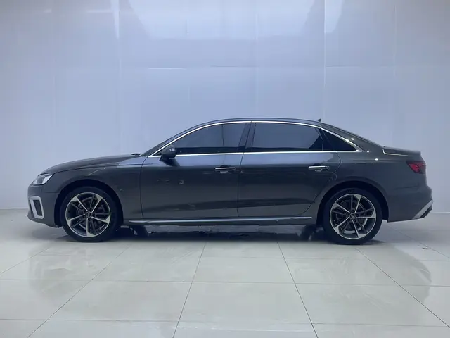 Audi A 4 L 40 TFSI — фото 4