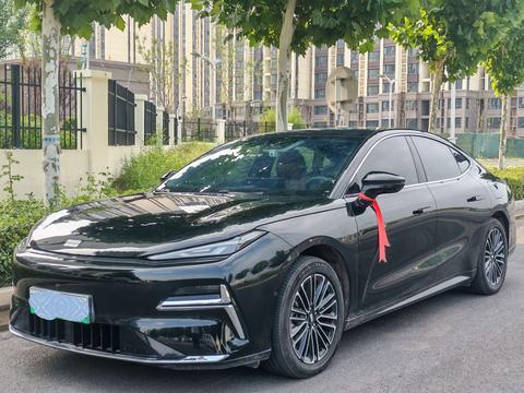 Geely Galaxy Starshine 8 PHEV