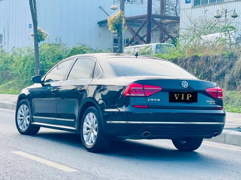 Volkswagen Passat — фото 4