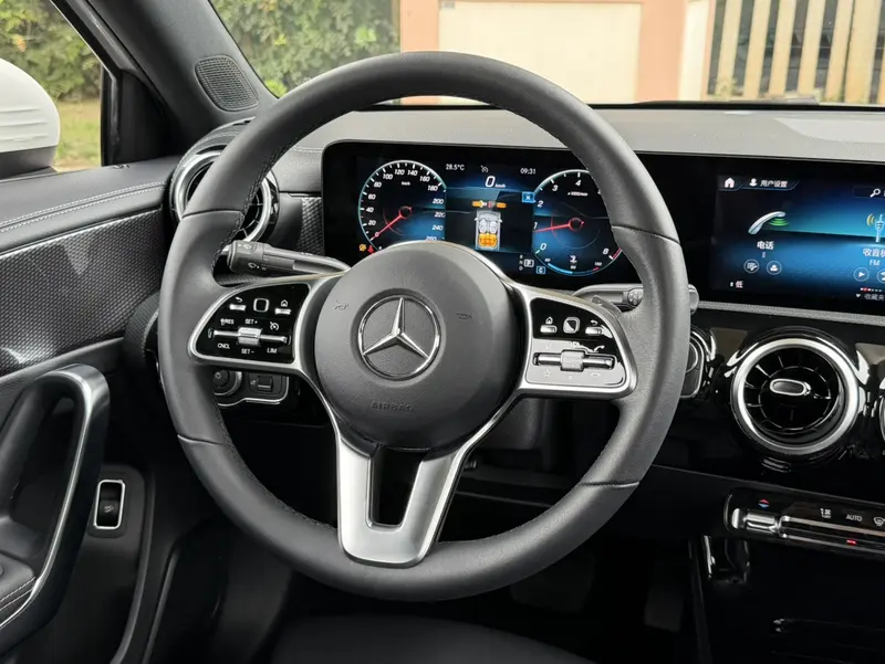 Mercedes-Benz A-Class — фото 8