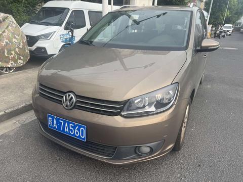 Volkswagen Touran, 2015 год