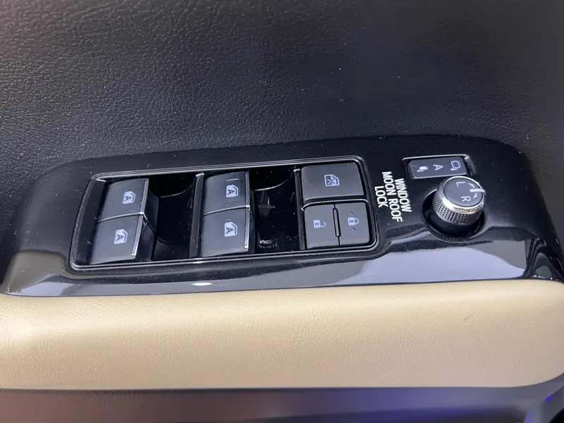 Toyota Alphard — фото 15