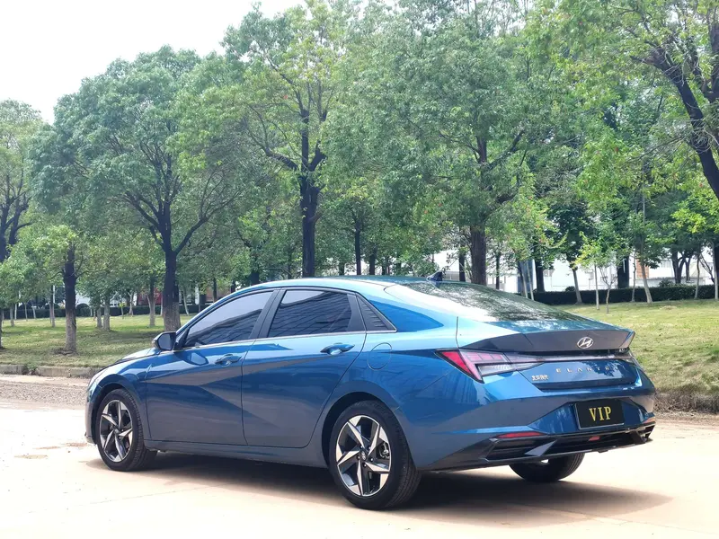 Hyundai Elantra — фото 4
