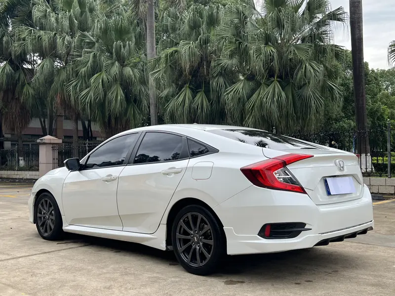 Honda Civic — фото 4