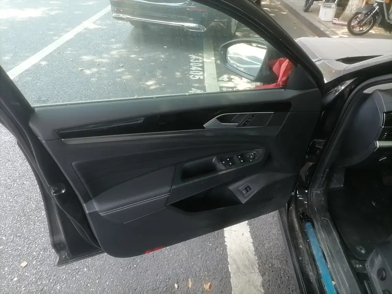 Volkswagen Passat — фото 16
