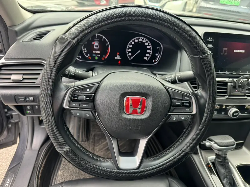Honda Accord — фото 11