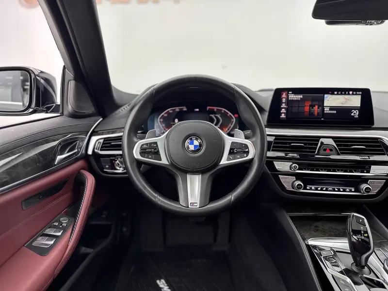 BMW 5 Series — фото 11