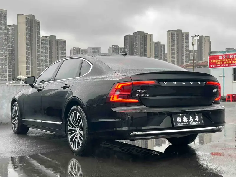 Volvo S90 — фото 4