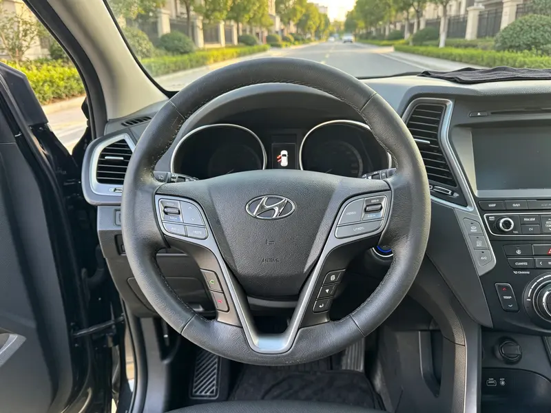 Hyundai Santa Fe — фото 7