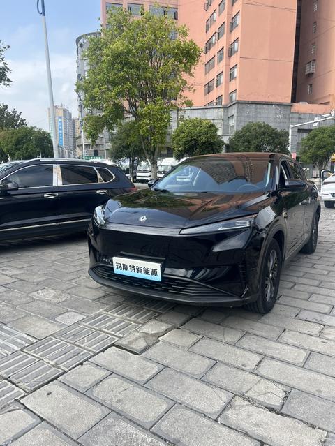 Dongfeng Aeolus SKY EV01
