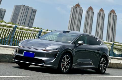 Luxeed R7