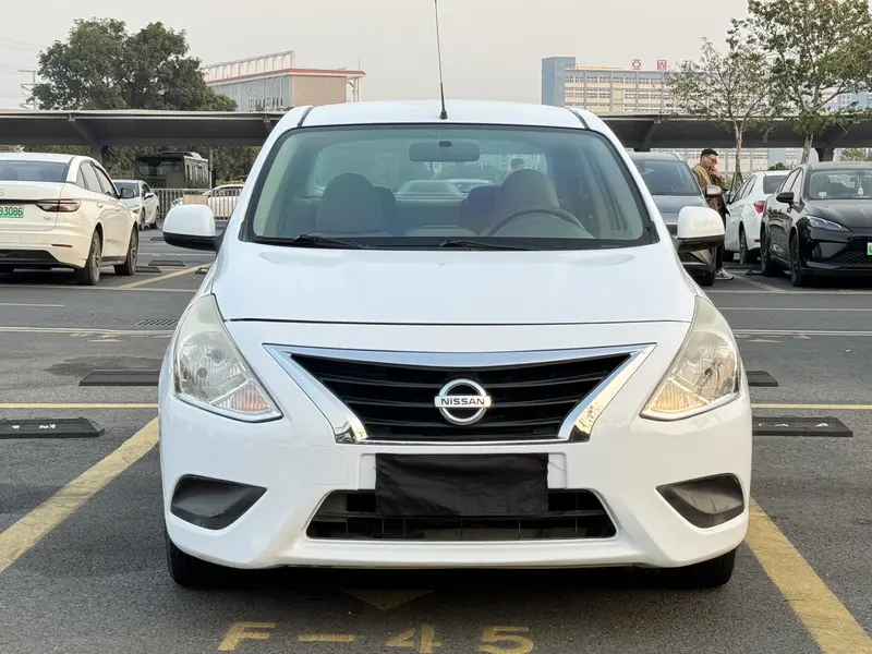 Nissan Sunny — фото 2
