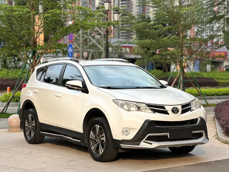 Toyota RAV4 — фото 3