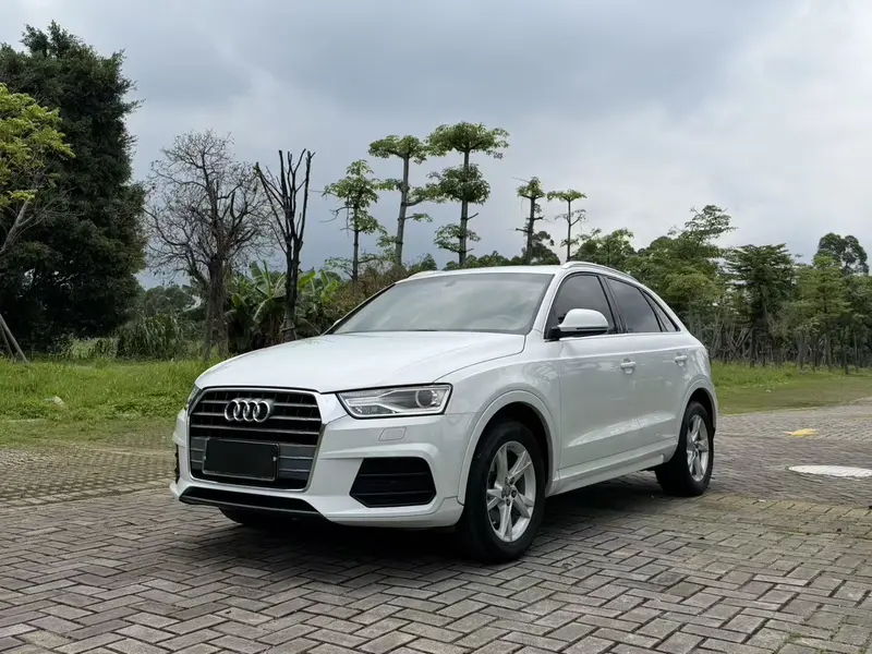 Audi Q 3 30 TFSI