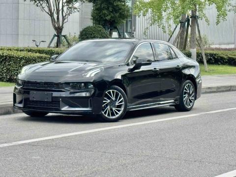 Lynk & Co 03