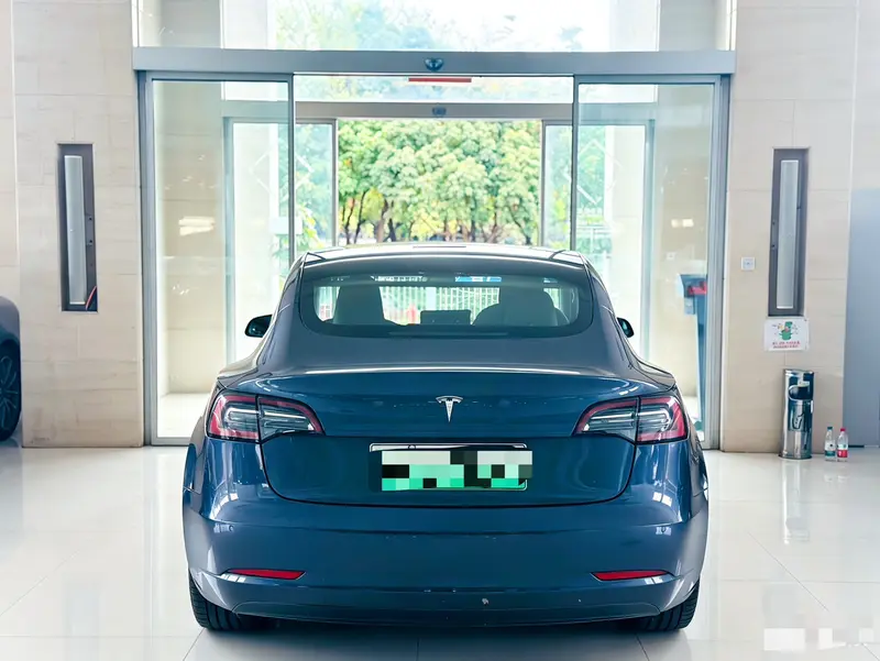Tesla Model 3 — фото 5