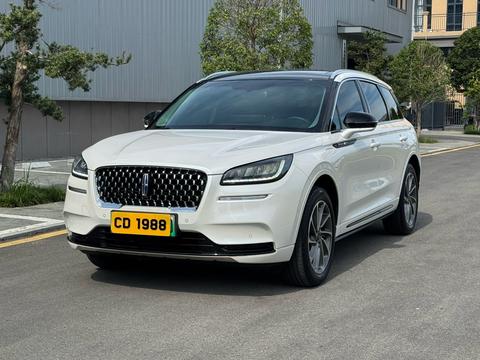 Lincoln Corsair PHEV, 2021 год